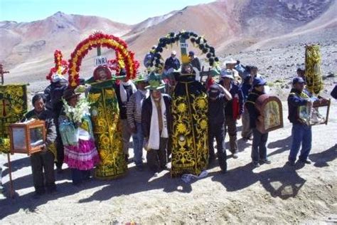 Fiesta De Las Cruces Expresión Y Devoción En Las Regiones Del Perú