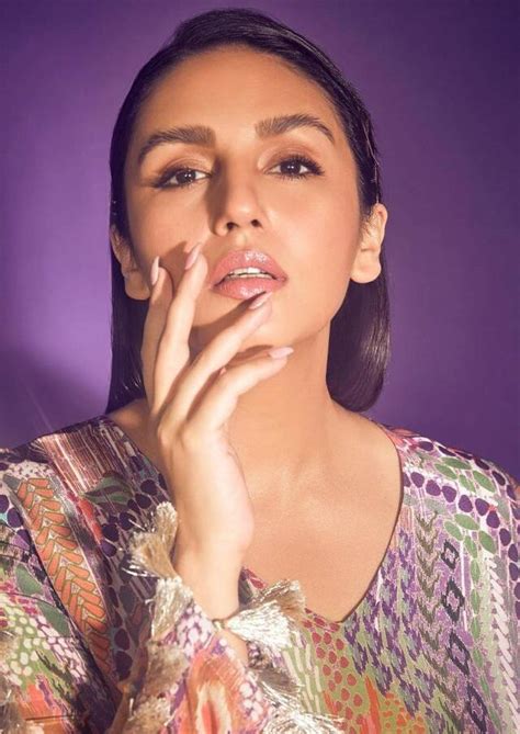 Huma Qureshi Goes Desi With A Touch Of Quirky In Printed Crepe Top And Pant सोशल मीडिया पर