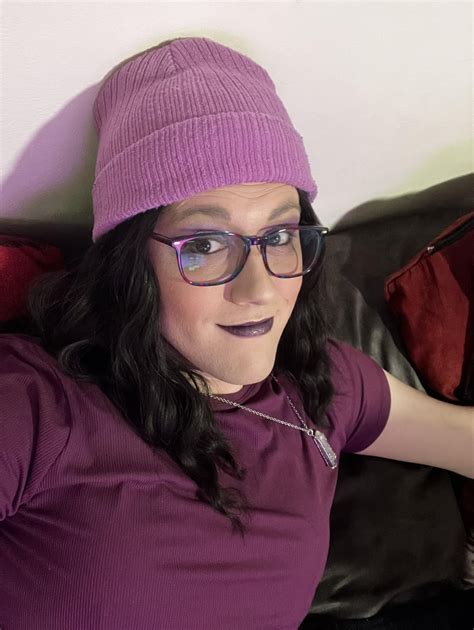 31 five months on hrt first time posting a photo anywhere please be kind r translater