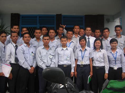 Dengan disupport oleh lebih dari 300 manager, 900 supervisor, 2500 teamleader dan 54.000 operator, dengan lebih dari 3.000 kontrak b2b dan iss indonesia. PT.ISS INDONESIA