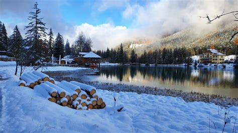 Il Lago Di Dobbiaco Dopo La Prima Nevicata Der Toblacher See Nach Dem
