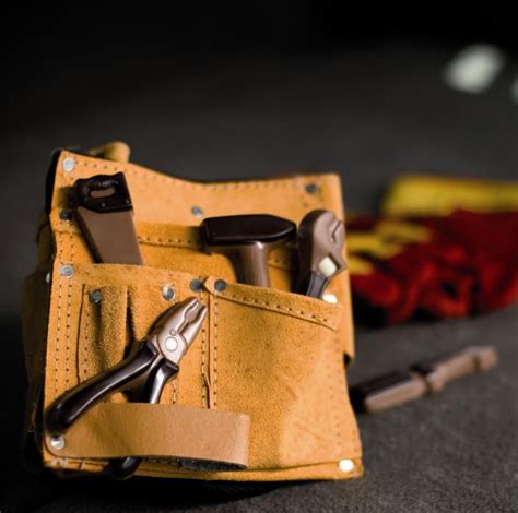 Was für eine nette idee, unser hund auf schokolade! Toolbox - Werkzeug aus Schokolade (With images) | Heart ...