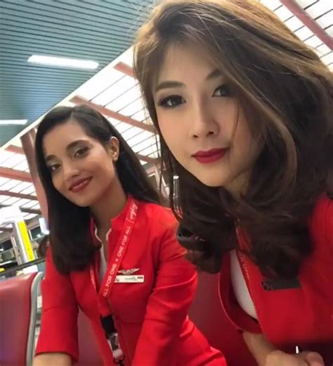 Pramugari Airasia Indonesiaさんはinstagramを利用しています 「repost Oshsn」 客室乗務員 スッチー キャビンアテンダント