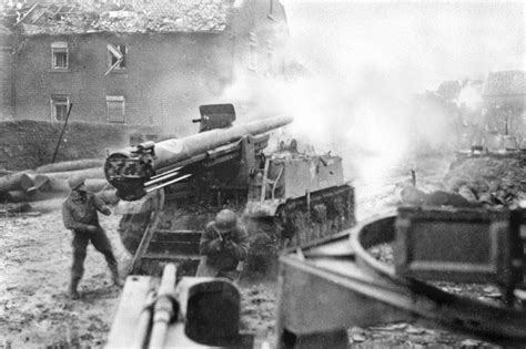 An American M12 Self Propelled Artillery Unit Opens Fire At Point Blank