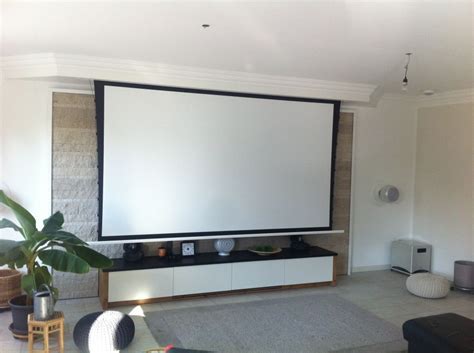 Hundreds of thousands of clients, including several olympic competitors and whole. Deckeneinbaumotorleinwand im Wohnzimmer