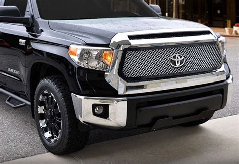 Toyota Tundra 2014 Chrome Heavy Mesh Grille by E&G Classics | Toyota