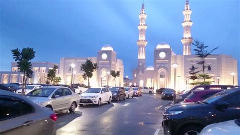 Masjid yang terletak di bandar sri sendayan di sini, itu tersergam indah dengan keunikan dan kehalusan seni bina islam. Magrib Di Masjid Sri Sendayan - YouTube