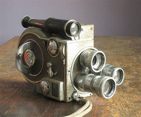Vintage 1940s Revere Eight 8mm Movie Camera Model 60 Etsy Movie