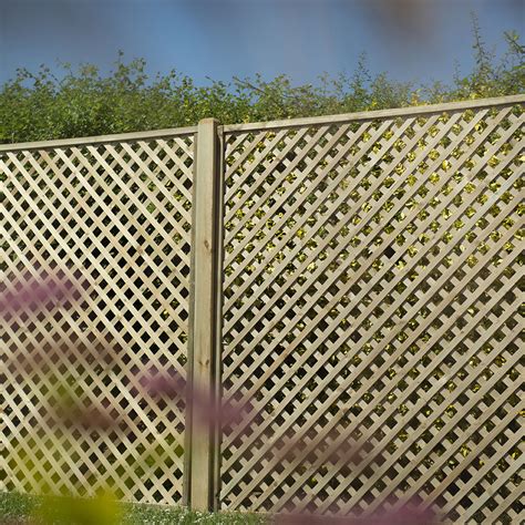 Walpole handcrafted lattice panels decorate your landscape with charm and sophistication while encouraging your favorite climbing plants. Rosemore Lattice - 180 x 180cm | Forest Garden