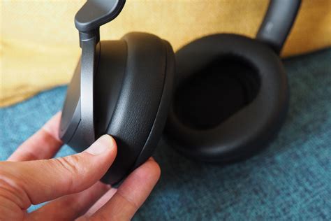 Microsoft Surface Headphones 2 Review Back In Black