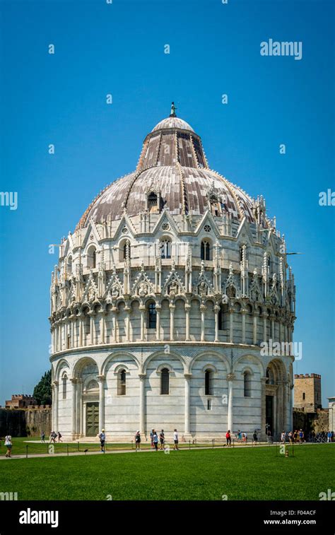 El Baptisterio O Battistero Di San Giovanni La Catedral De Pisa Italia Fotografía De Stock Alamy