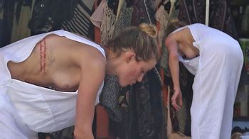 Amber Heard Braless Boobs Pop Out Nip Slip While Cleaning Out Her Garage In La Nude Celebrity