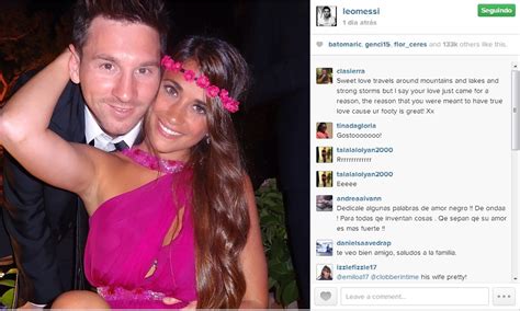 Messi Mostra Lado Romântico E Posta Foto Com Namorada Uol Esporte
