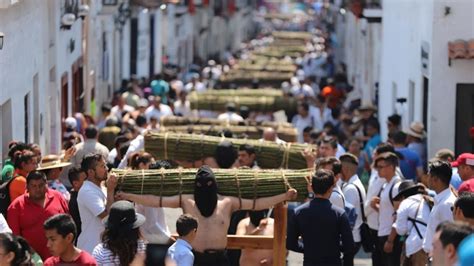 Encruzados De Taxco La Dolorosa Tradición De Semana Santa En Guerrero
