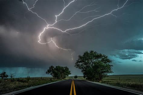 Pin By Wayne Rodd On Lightning Lightning Sky Pictures Of Lightning