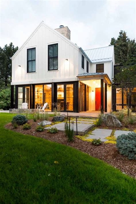 Extraordinary Modern Farmhouse In Colorado Set Into Woodland Landscape