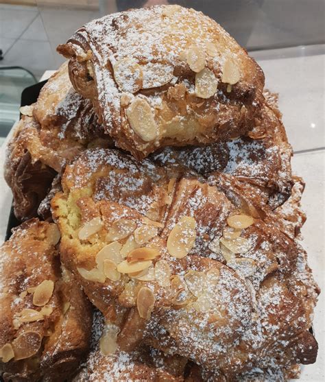 Pain Choco Aux Amandes Les 2 Boulangers