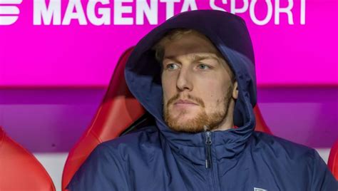 ⚽ @dierotenbullen ⚪ & @swemnt @nikefootball athlete twitter: Forsberg-Frau schießt im Netz - gegen Nagelsmann ...