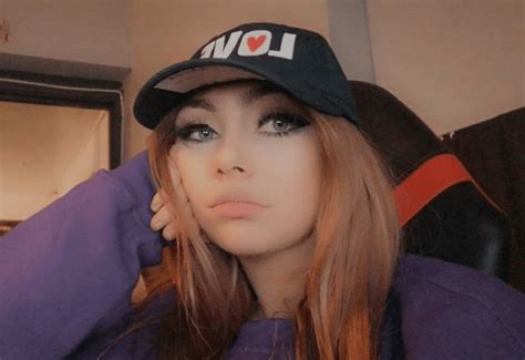Who Is Twitch Streamer Justaminx Real Name Age Family And Boyfriend Tgtime