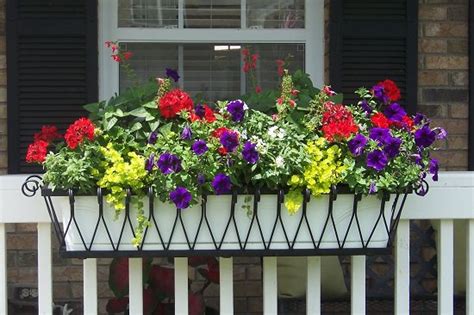 20 Diy Railing Planter Ideas For Balcony Gardeners