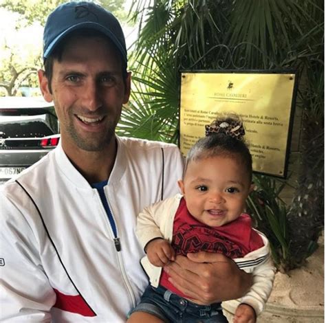 Première et jolie photo de sa fille, laurent gerra papa : Novak Djokovic, Caroline Wozniacki meet Serena Williams's ...
