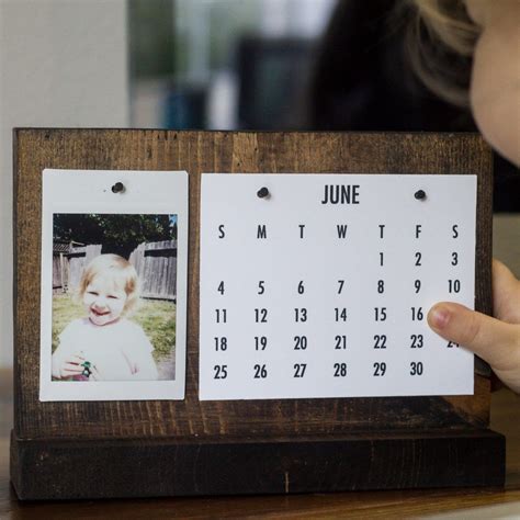 How To Make A Modern Desk Calendar Perfect Fathers Day T Diy