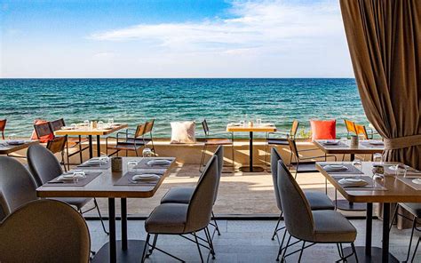 Στο τραπέζι και νέα μέτρα, όπως το κλείσιμο και των δημοτικών σχολείων, αλλά και την παράταση του lockdown. Χαλάρωση των μέτρων: Ανοίγουν σχολεία, τουρισμός και ...