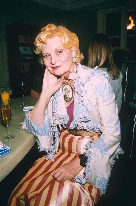 Vivian Westwood - Vivienne Westwood Universe Of Fashion Gene Krell