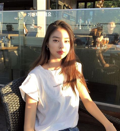 Potret Kim Soo Bin Model Yang Jadi Calon Istri Yoon Park