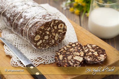 Sempre con me in tutte le ricorrenze importanti il salame di cioccolato era presente, lo preparava con dovizia una zia. Salame di cioccolato senza uova, facile | Ho Voglia di Dolce
