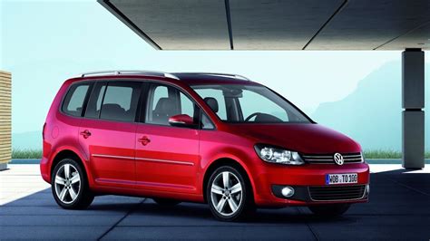 The volkswagen touran has a good chassis but little inspiration and a bland appearance. VOLKSWAGEN Touran (2011) - YouTube