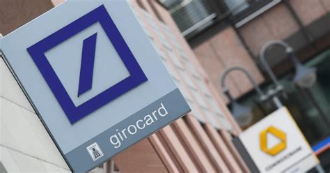 150 years ago the bank was founded with the aim of assisting companies to move into international markets. Deutsche Bank und Commerzbank: Fusion noch vor Ostern? | GMX
