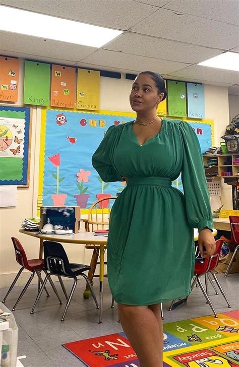 Us Teachers ‘inappropriate Outfits And ‘booty Pics Angers Parents