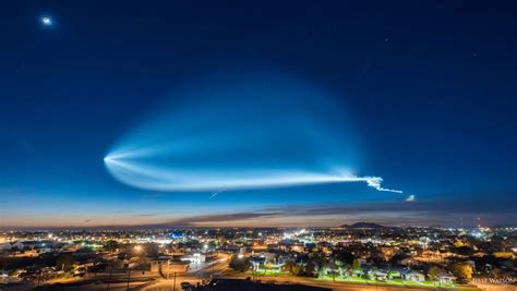 A Stunning Timelapse Of The Spacex Falcon 9 Rocket Launch Flying Over