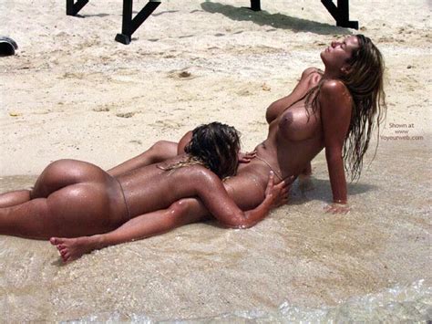 Nude Beach Lesbian Lovers Sexiz Pix