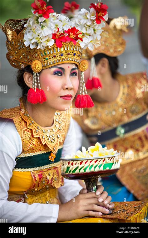 BALI INDONESIA DECEMBER 24 2014 Actress From Barong Dance Show The