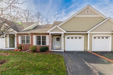 14 Reflection Dr, Hudson, NH 03051 - MLS 4937202 - Coldwell Banker