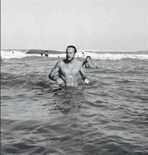 Paul Newman Bathing In Venice In 1963 Paul Newman Newman Paul Newman Joanne Woodward