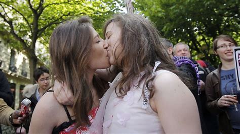 france legalises gay marriage