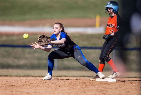 Carly Dupes Camila Martinez Christine Miller Help Middletown Hold Off