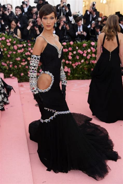 Met Gala 2019 Bella Hadid Sparkles On Red Carpet In Moschino Dress