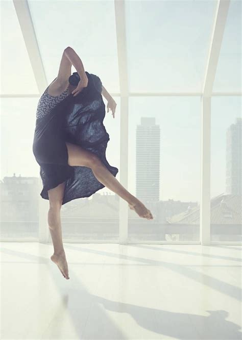 Elegant Dance Photography By Gartzen Photo Fubiz Media Personify Dance Poses Dance