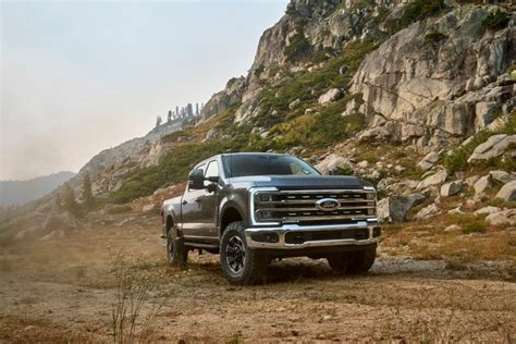 The New 2023 Ford F 250 Super Duty Looks Ready To Work Edmunds