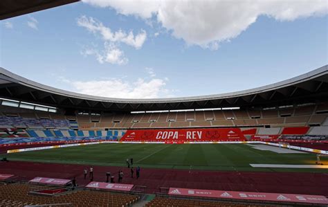 Das olympiastadion luschniki wurde nach den umfangreichen umbauten am 11. EM 2021: Sevilla - Auslastung im Olympiastadion | EM 2021 ...