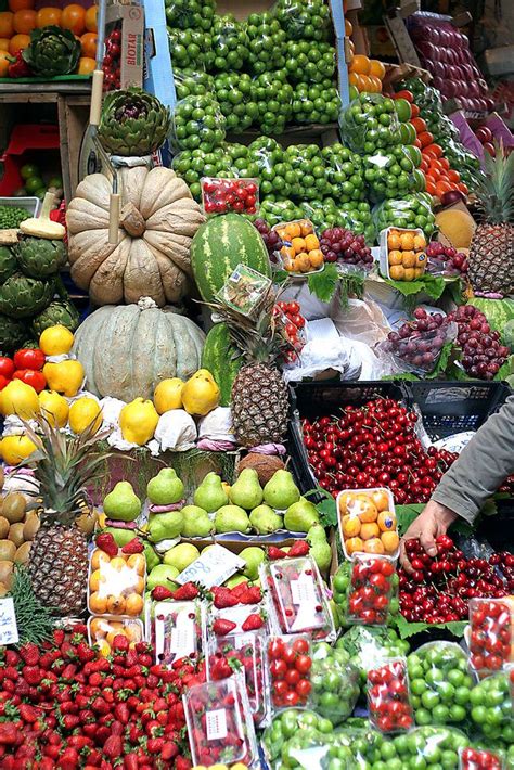 Market Fruit And Veg Fruits And Vegetables Fresh Fruit Istanbul