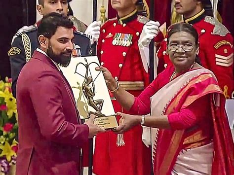 watch indian cricketer mohammed shami receives arjuna award