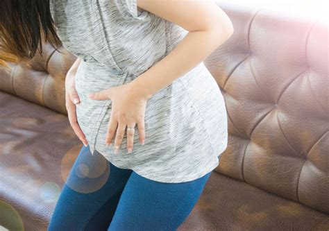 Ada tak ibu hamil yang sering alami rasa sakit perut bawah? 9 Sebab Mama Kerap Sakit Perut Masa Mengandung. Memang ...