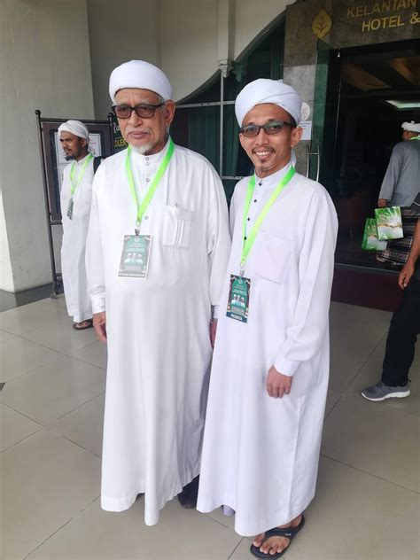 Ucapan yb dato' seri tuan guru haji abdul hadi awang, ketika membahaskan bajet 2019 di parlimen, 13 november 2018. Muhammad Fazilul Helmi Bin Raidzan (Helmi Assyafie): Helmi ...