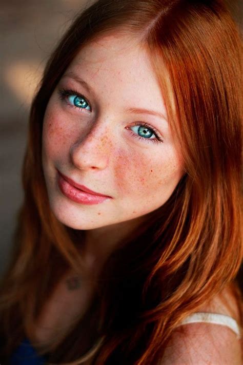 Beautiful Freckles Beautiful Red Hair Beautiful Redhead Beautiful Women Red Hair Blue Eyes