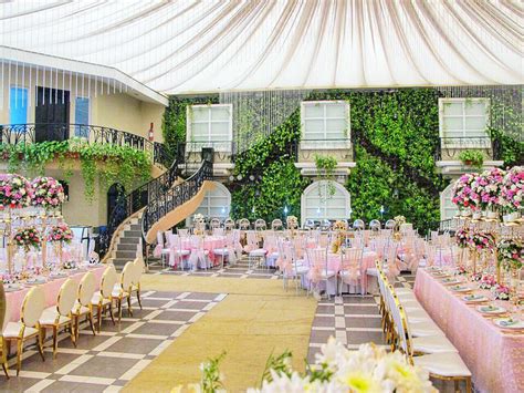 Mark And Jennys Dreamy Wedding Hanging Gardens Events Venue